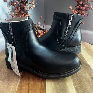 MUK LUKS Women's Lukees Spike Chicago Boots Fashion Sz 6 Black Faux Leather